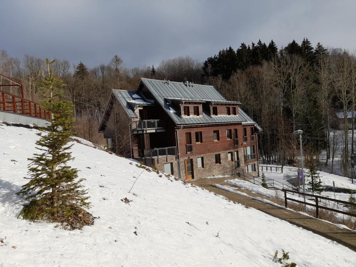Apartman Hygge Bratrouchov ยาโบลเนค นาด ยิเซโรว์ ภายนอก รูปภาพ